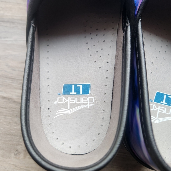 NWOT Dansko Blue Crush Patent LT Pro Women’s Clogs - Picture 4 of 12